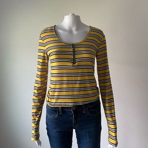 Rue21 Women’s Yellow Black White Stripes Cropped Long Sleeve Shirt front zip